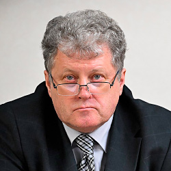 Олег Слоботчиков